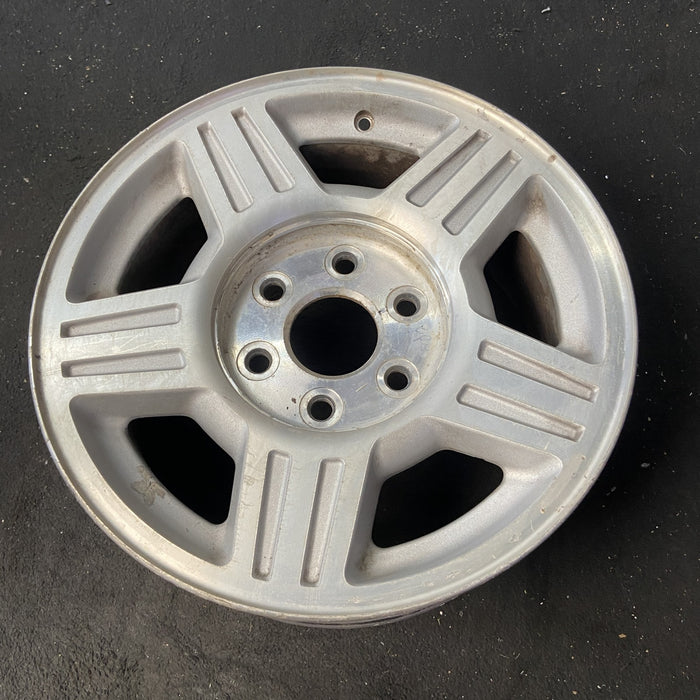 17" AVALANCHE 1500 07-08 17x7.5", aluminum, , double groove in each spoke - Close-Up Detail