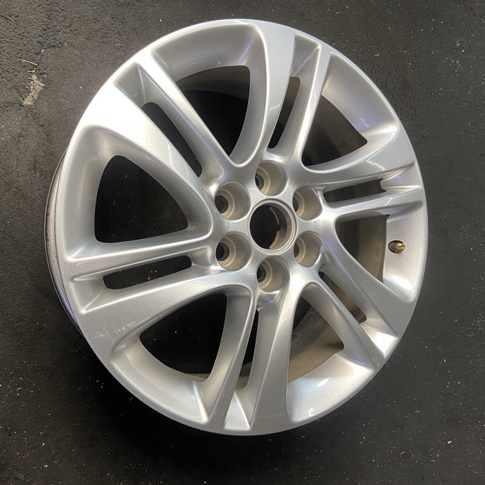 18" ENCLAVE 18-20 18x7.5 Original OEM Wheel Rim - Close-Up Detail
