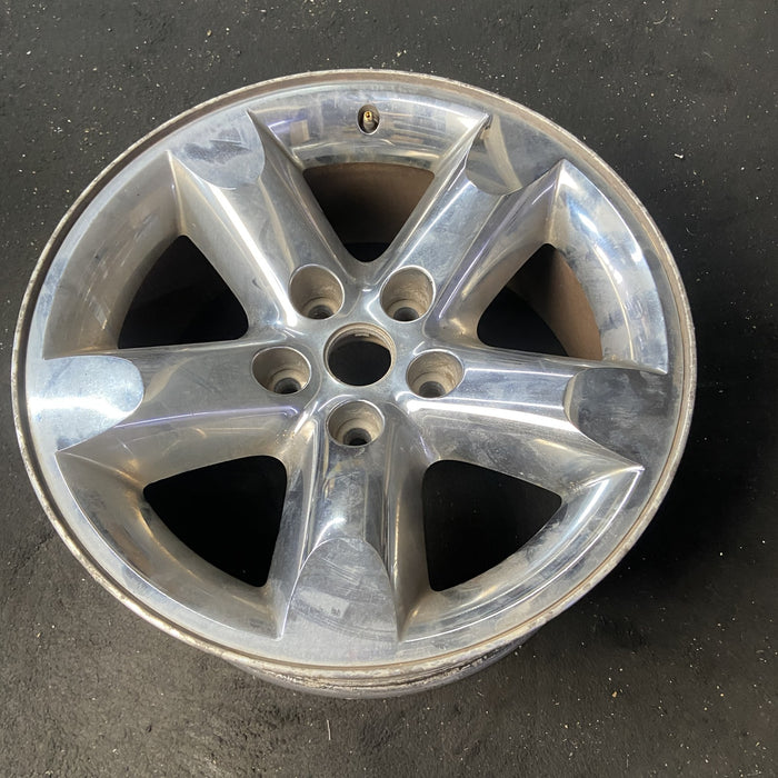 20" DODGE 1500 PICKUP 06 5 lug, 20x9 , w/o argent Original OEM Wheel Rim - Close-Up Detail