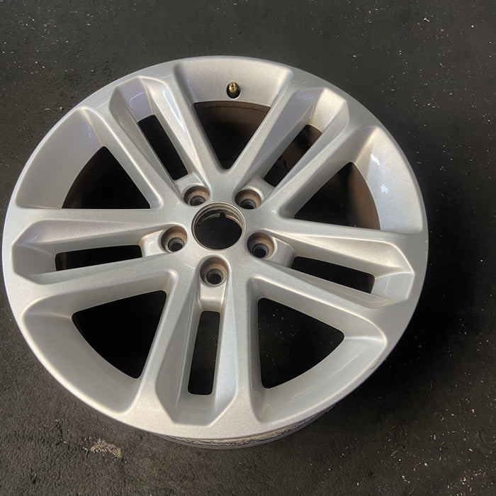 18" EXPLORER 11-12 18x8 , Original OEM Wheel Rim - Close-Up Detail