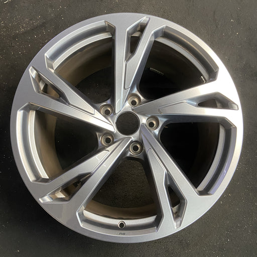 20" E-TRON GT 22-24 20x11, silver Original OEM Wheel Rim - Angle View