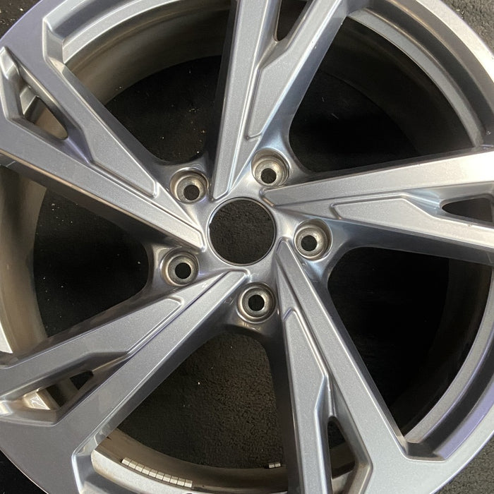 20" E-TRON GT 22-24 20x9 silver Original OEM Wheel Rim - Angle View