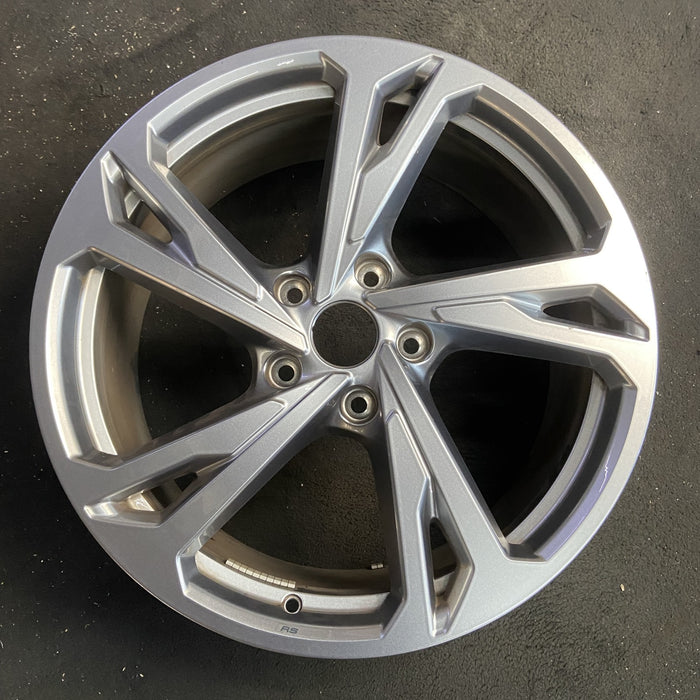 20" E-TRON GT 22-24 20x9, silver Original OEM Wheel Rim - Angle View