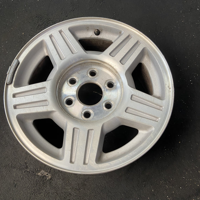 17" AVALANCHE 1500 07-08 17x7.5", aluminum, , double groove in each spoke - Close-Up Detail