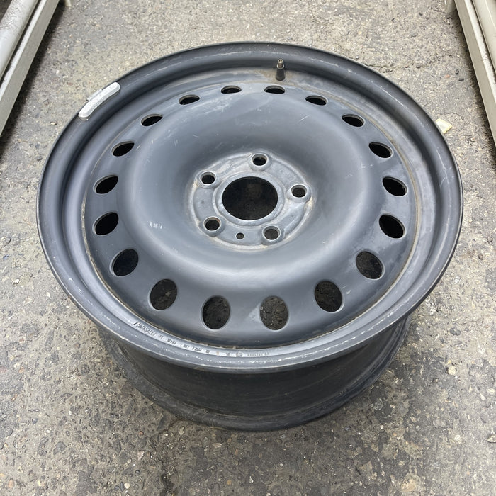 18" DURANGO 11-20 18x8, steel Original OEM Wheel Rim - Close-Up Detail