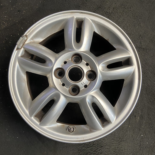 15" CLUBMAN 11-14 15x5.5, alloy, 5 twin spoke Original OEM Wheel Rim - Angle View