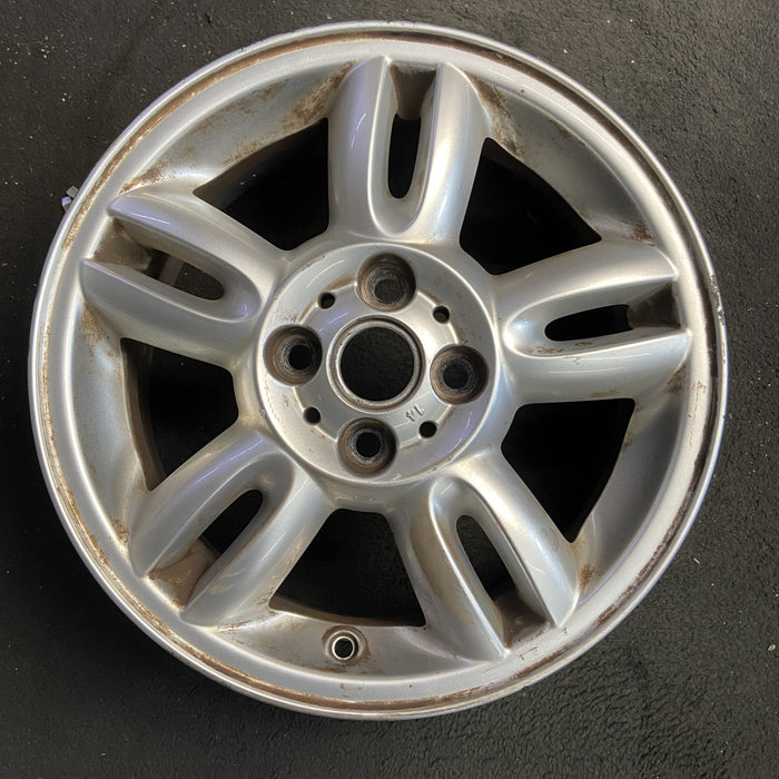 15" CLUBMAN 11-14 15x5.5, alloy, 5 twin spoke Original OEM Wheel Rim - Angle View