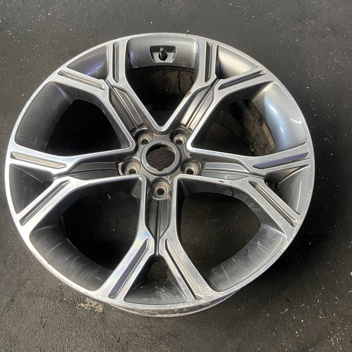 19" STINGER 18-19 19x8.5 Original OEM Wheel Rim - Close-Up Detail