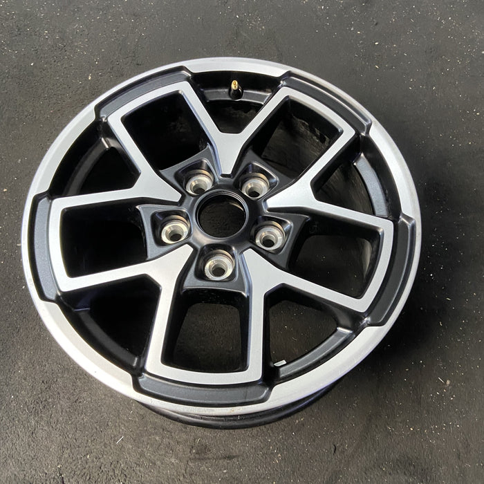17" GLADIATOR 24 , aluminum, open spoke, machined face with black pockets - Close-Up Detail
