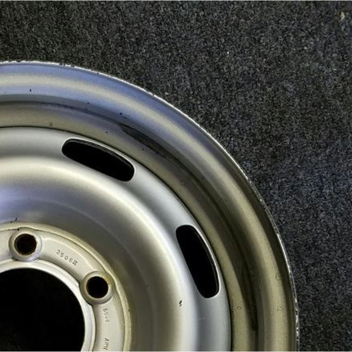 15" CANYON 04-08 15x6, Original OEM Wheel Rim - Close-Up Detail