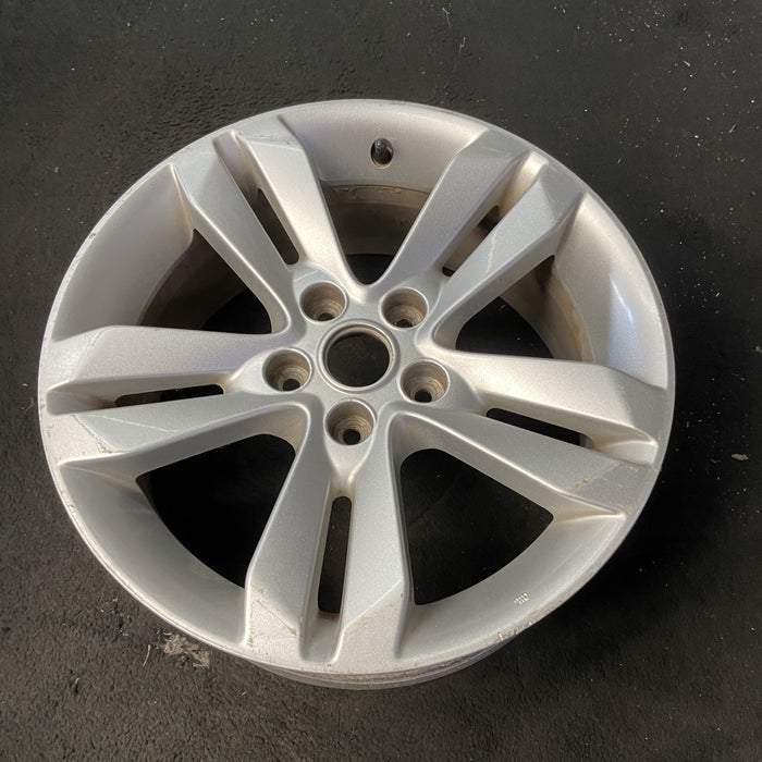 17" ALTIMA 10-12 17x7.5, Original OEM Wheel Rim - Close-Up Detail