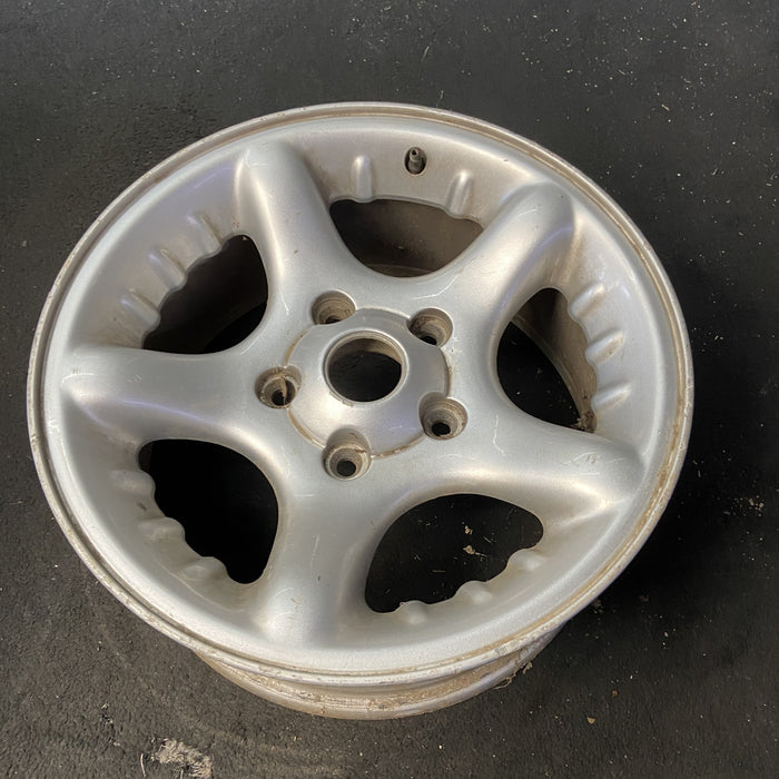 17" DODGE 1500 PICKUP 00-01 17x8 Original OEM Wheel Rim - Close-Up Detail