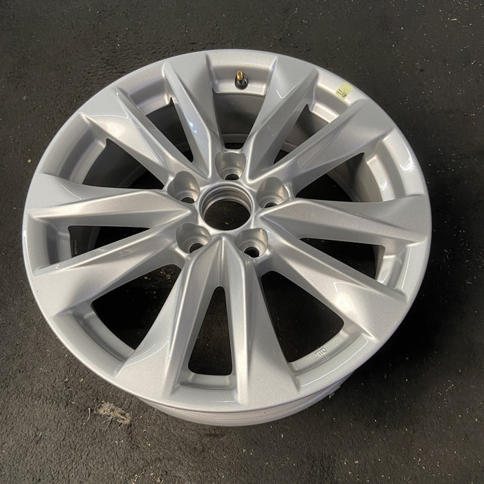 17" COROLLA CROSS 22 17x6.5, alloy Original OEM Wheel Rim - Close-Up Detail