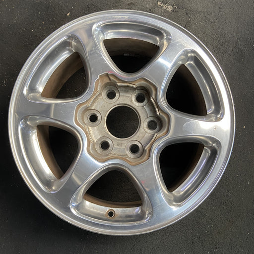 17" SIERRA 1500 PICKUP 01 17x7.5 , fully polished Original OEM Wheel Rim - Angle View