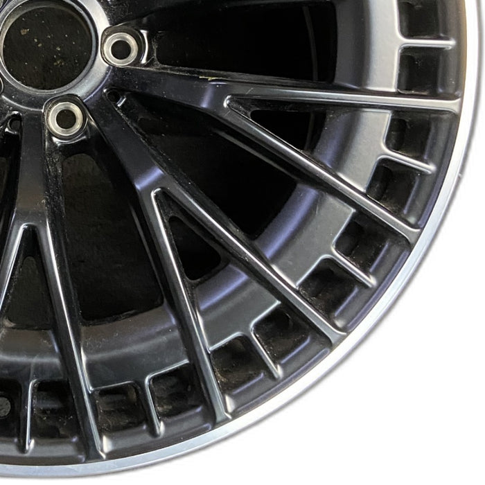 20" CLE-CLASS 24 236 Type CLE53 20x11 black with machined outer lip Original - Close-Up Detail