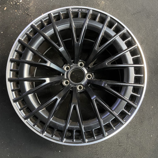 20" CLE-CLASS 24 236 Type CLE53 20x11 black with machined outer lip Original - Front View