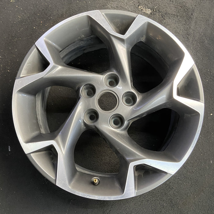 17" TRAX 24-25 17x7.5, gray Original OEM Wheel Rim - Angle View