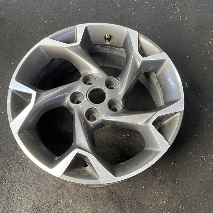 17" TRAX 24-25 17x7.5, gray Original OEM Wheel Rim - Close-Up Detail
