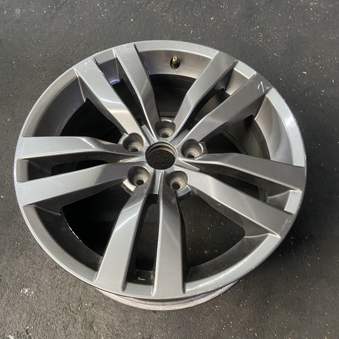 18" IMPREZA 12-14 18x8.5 , 5 spoke, double spoke Original OEM Wheel Rim - Close-Up Detail