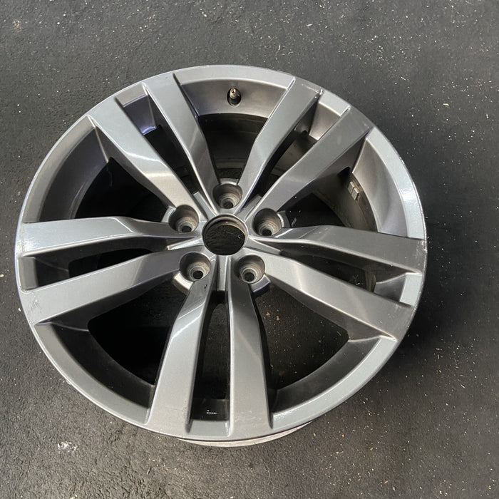 18" IMPREZA 12-14 18x8.5 , 5 spoke, double spoke Original OEM Wheel Rim - Close-Up Detail