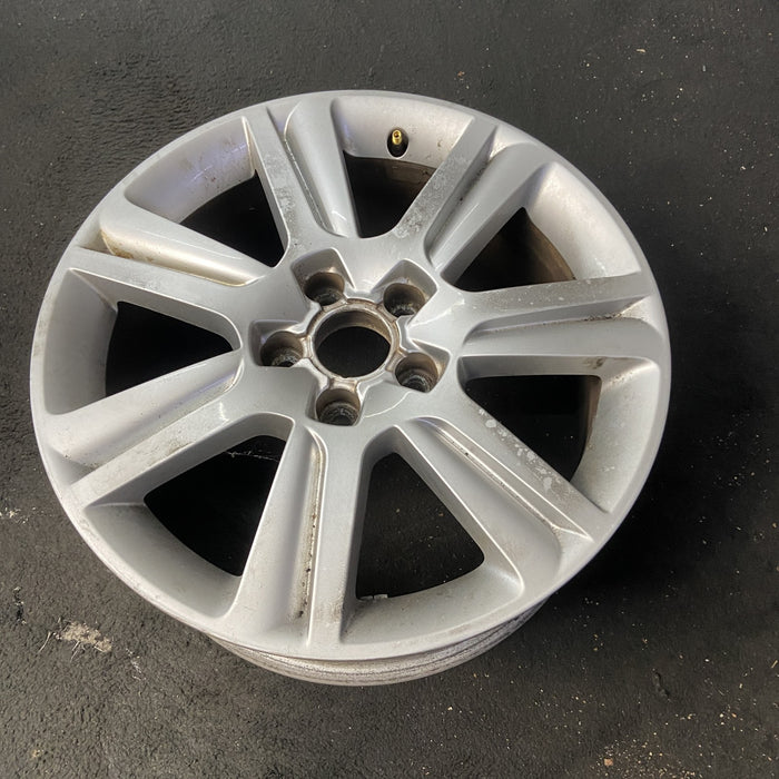 17" AUDI A4 09-11 17x7.5 , 7 spoke Original OEM Wheel Rim - Close-Up Detail