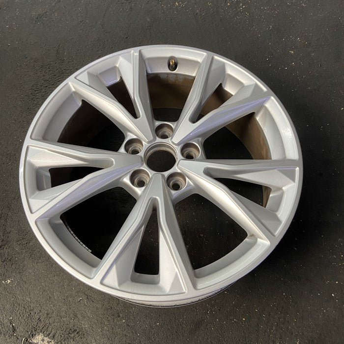 18" AUDI Q3 21-25 18x7 , , V spoke Original OEM Wheel Rim - Close-Up Detail