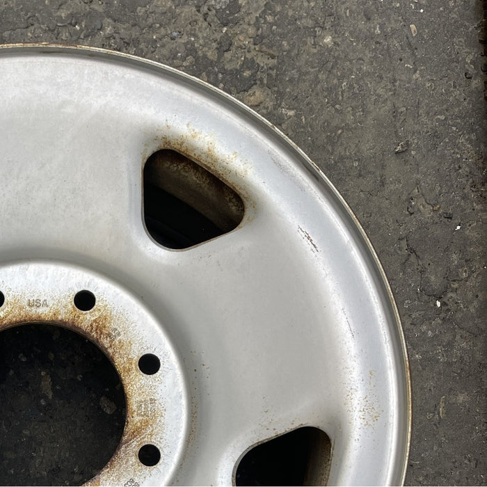 17" FORD F250SD PICKUP 05-07 17x7.5 SRW 5 spoke steel argent Original OEM Wheel - Close-Up Detail