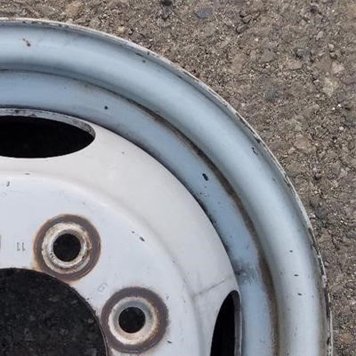16" FORD E350 VAN 85 16x6, DRW Original OEM Wheel Rim - Close-Up Detail