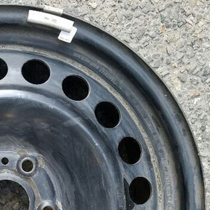 17" EXPLORER 11-19 17x7.5, Original OEM Wheel Rim - Close-Up Detail