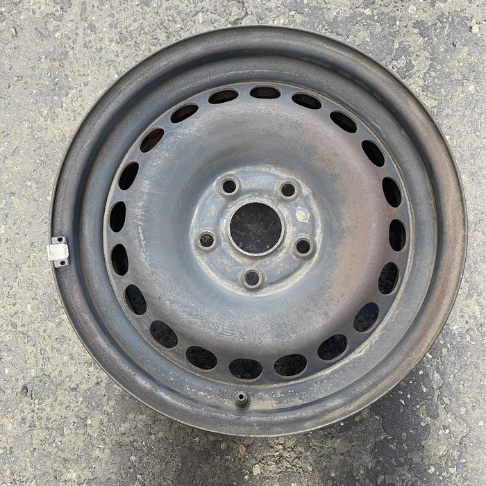 15" PASSAT 01 from VIN 050000, 15x7, steel Original OEM Wheel Rim - Front View