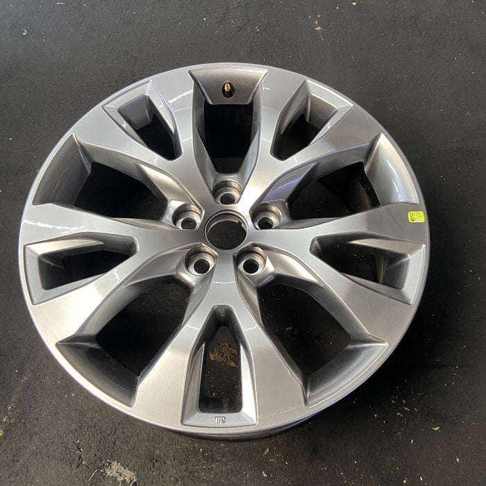 20" GRAND HIGHLANDER 24-25 20x8 alloy 5 spoke Y spoke silver Original OEM Wheel Rim