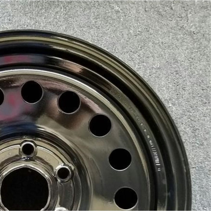17" AVALANCHE 1500 07-10 17x7.5", steel, 16 hole Original OEM Wheel Rim - Close-Up Detail