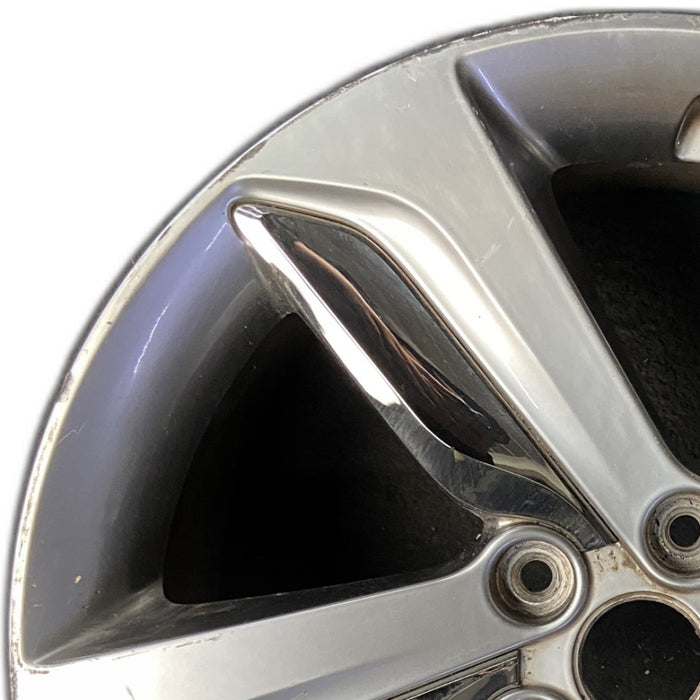 18" VELOSTER 13 18x7.5 w/o body color accents; w/chrome inserts turbo Original OEM Wheel Rim