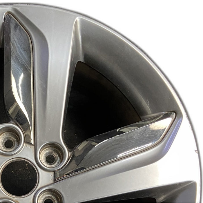 18" VELOSTER 13 18x7.5 w/o body color accents; w/chrome inserts turbo Original OEM Wheel Rim