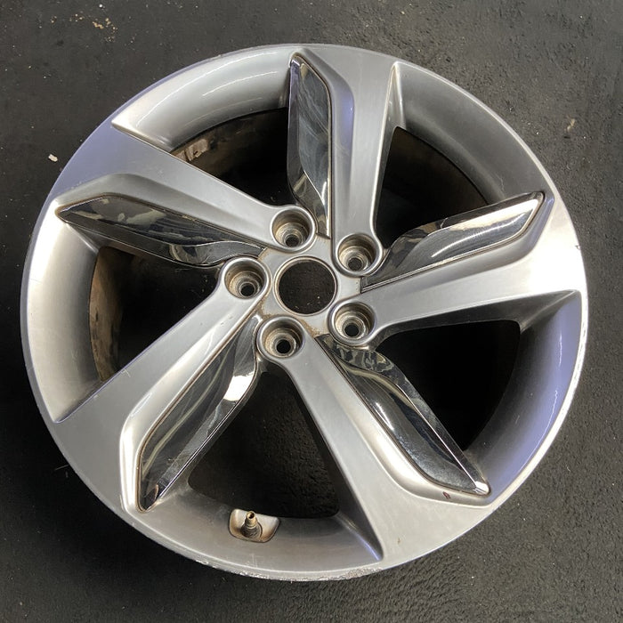 18" VELOSTER 13 18x7.5 w/o body color accents; w/chrome inserts turbo Original OEM Wheel Rim