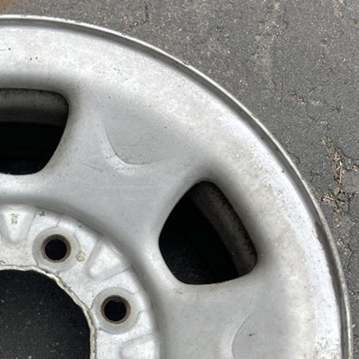 16" SIERRA 2500 PICKUP 07 , 16x7 Original OEM Wheel Rim - Close-Up Detail