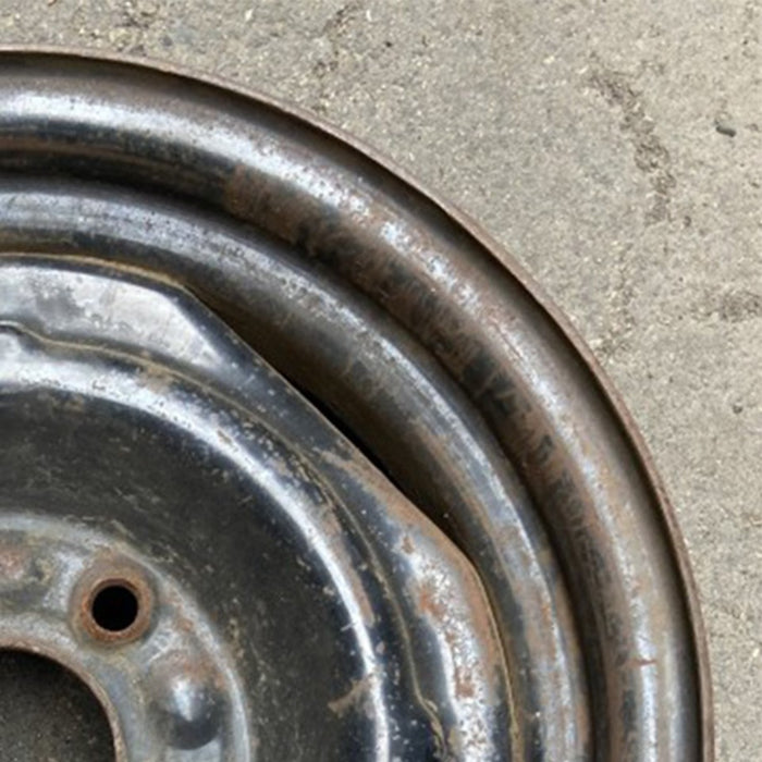 14" APOLLO 73-75 14x5 Original OEM Wheel Rim - Close-Up Detail