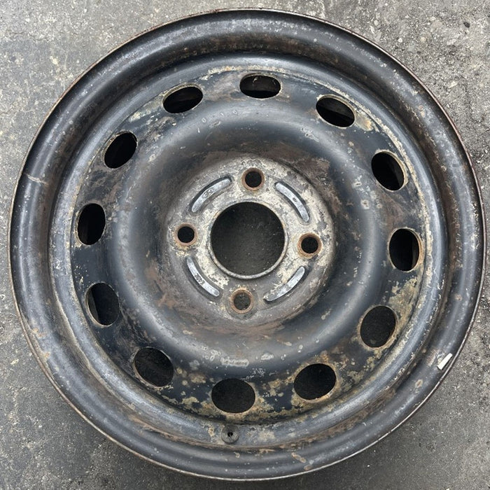 14" FOCUS 00-04 14x5.5 Original OEM Wheel Rim - Front View