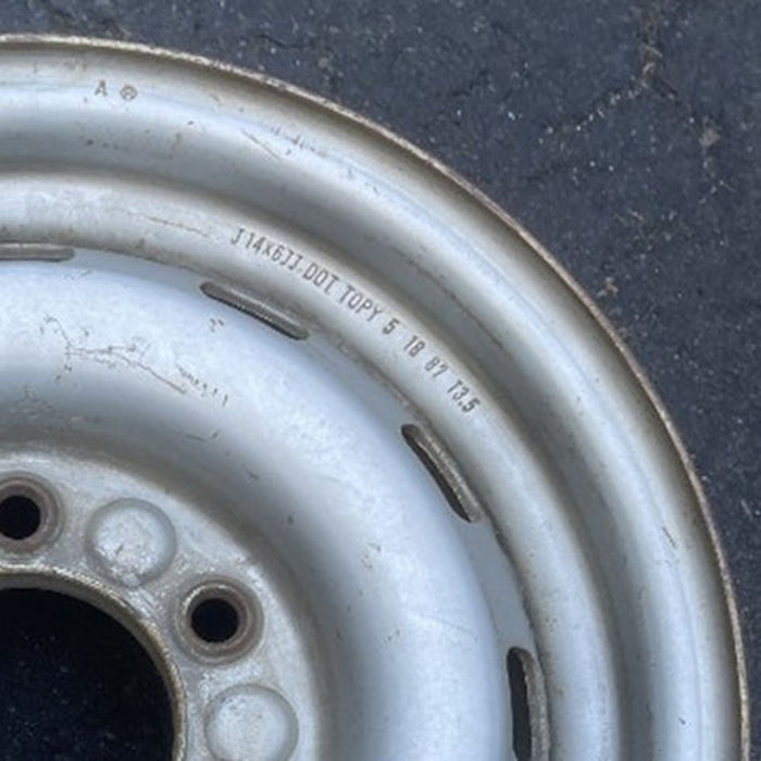 14" MITSUBISHI PICKUP 87-93 14x5 Original OEM Wheel Rim - Close-Up Detail