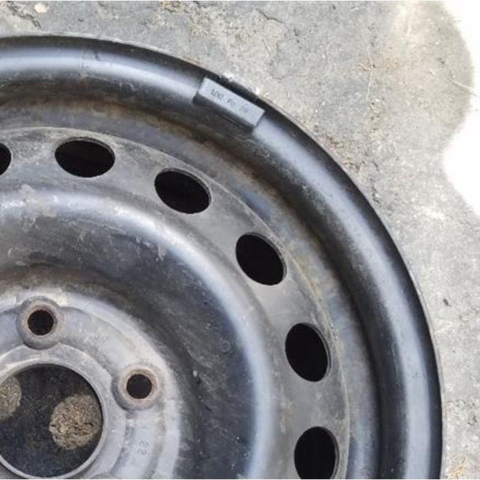 15" ACCORD 98-02 6 cylinder , 15x6.5, steel Original OEM Wheel Rim - Close-Up Detail