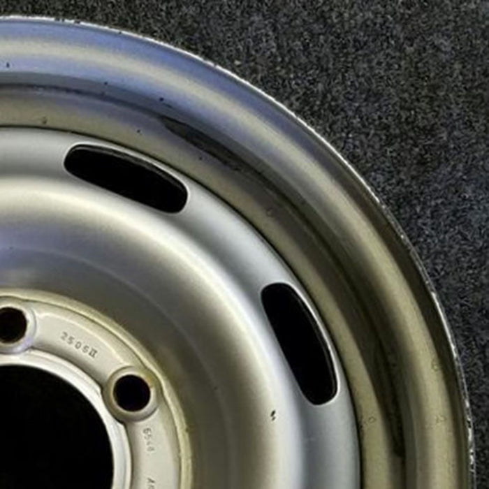 15" CANYON 04-08 15x6, Original OEM Wheel Rim - Close-Up Detail