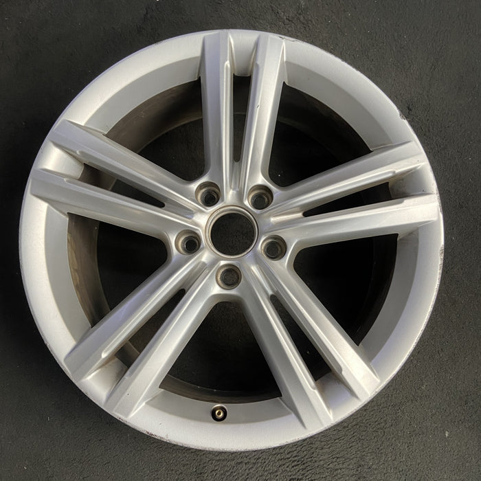 18" PASSAT 12-15 18x8 , 5 double spoke Original OEM Wheel Rim - Additional View