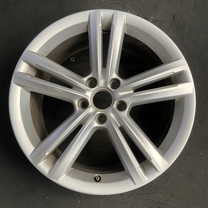 18" PASSAT 12-15 18x8 , 5 double spoke Original OEM Wheel Rim - Additional View