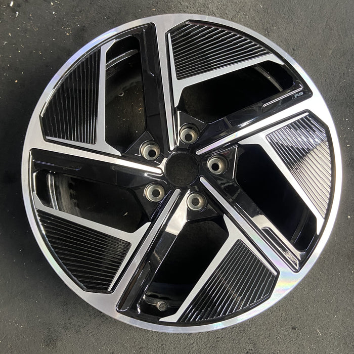 20" RS E-TRON GT 22-25 20x9 Original OEM Wheel Rim - Additional View