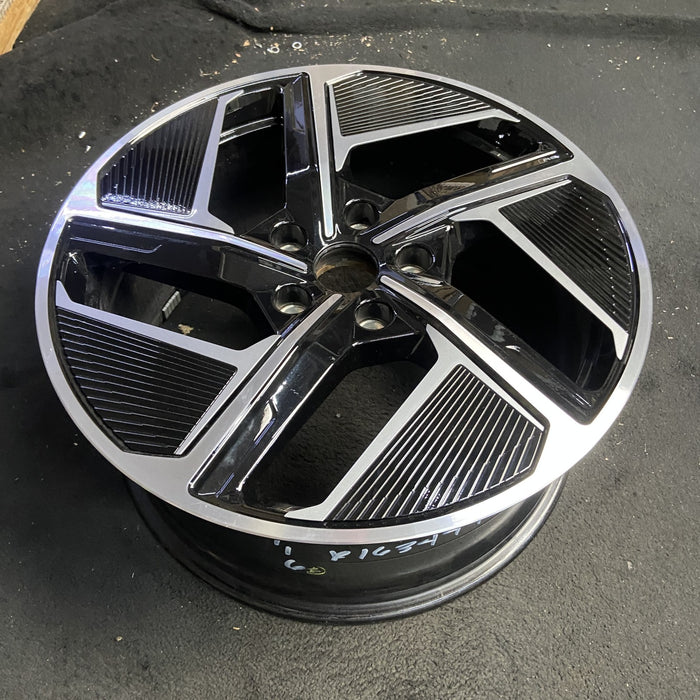 20" RS E-TRON GT 22-25 20x9 Original OEM Wheel Rim - View 7