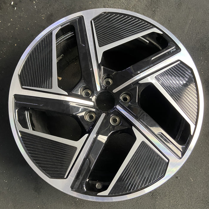 20" RS E-TRON GT 22-25 20x11 Original OEM Wheel Rim - Additional View