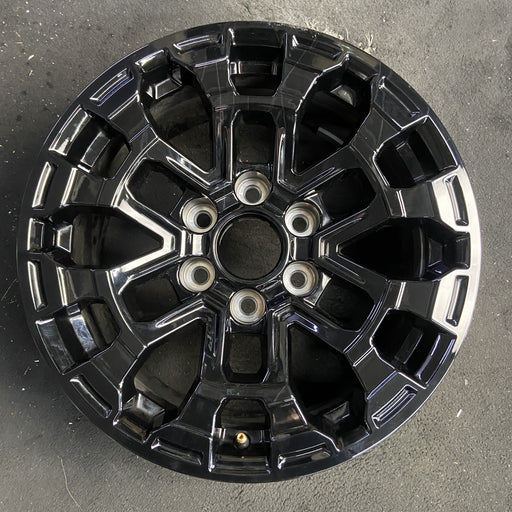 18" CANYON 26 18x8.5, gloss black Original OEM Wheel Rim - Additional View