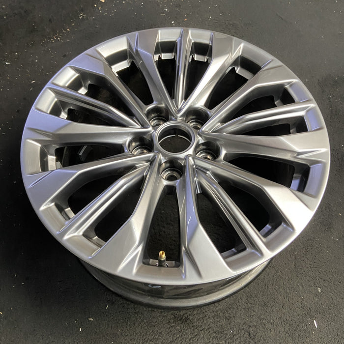 18" XT4 24 18x8, , triple spoke, silver Original OEM Wheel Rim - View 7