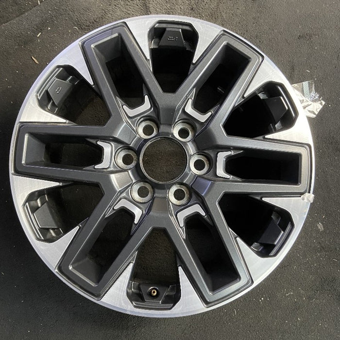 20" SEQUOIA 23-25 20x8, open spoke , machined face with black pockets Original - Front View