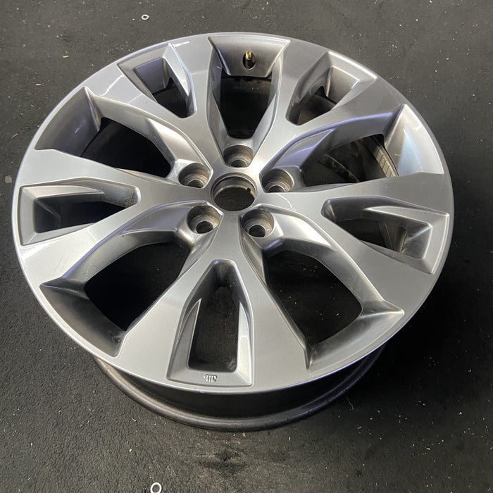 20" GRAND HIGHLANDER 24-25 20x8 , , Y spoke, silver Original OEM Wheel Rim - View 8